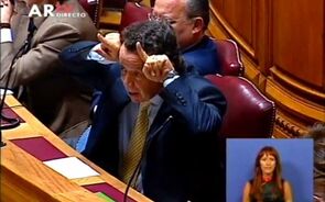 Corninhos, piadas ou impostos por pagar já demitiram governantes