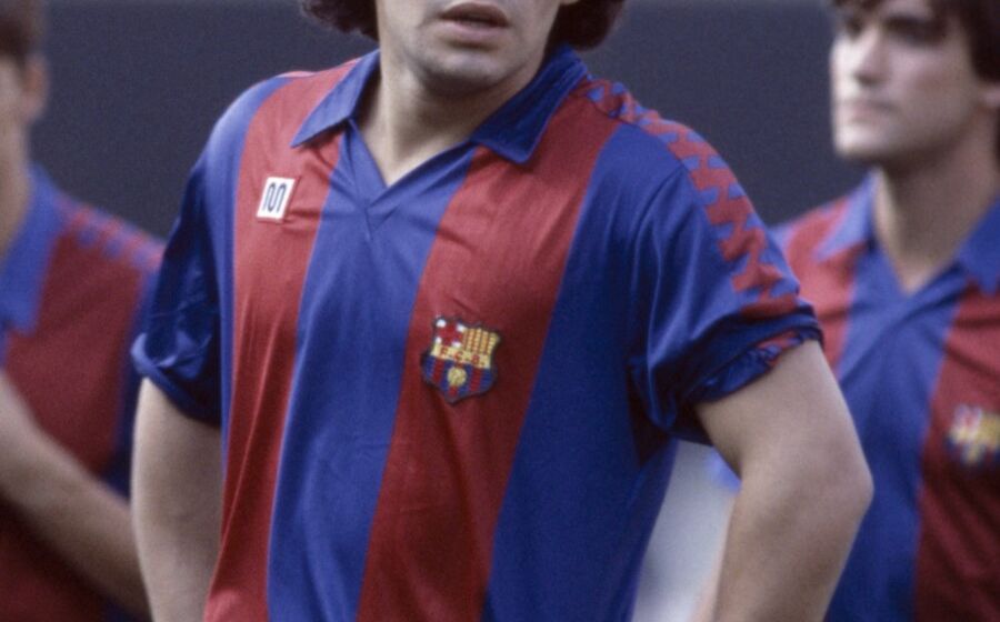 Em 1982 o argentino Diego Maradona foi transferido do Boca Juniors para o Barcelona por 3 milhões de libras (3,5 milhões de euros ao câmbio actual)