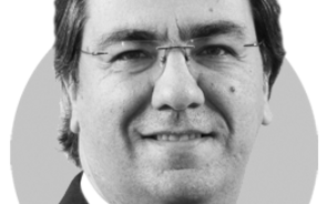 Estão vidas por detrás do pano