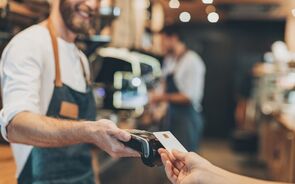 Banco de Portugal quer todos os cartões com tecnologia contactless até 2023