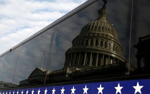 Câmara dos Representantes aprova estímulos pandémicos de 1,9 biliões de dólares