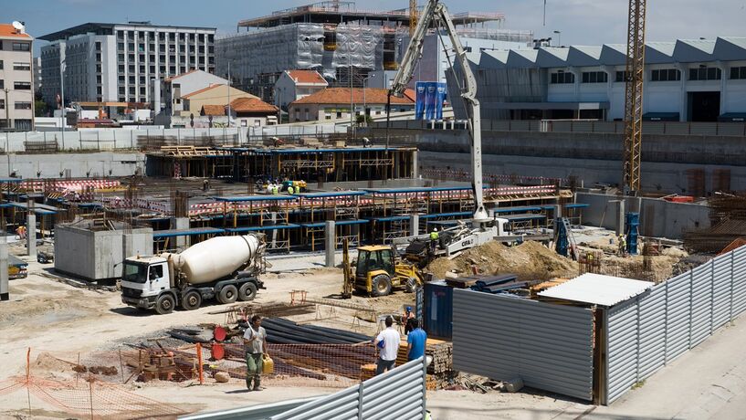 “Angolana” Kinda na antiga Moviflor da Circunvalação