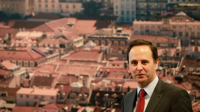 Medina anuncia 240 milhões de investimento para dar casa a 4.500 famílias