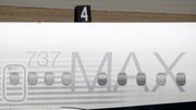 Boeing retoma produção de avião que está impedido de voar há mais de um ano