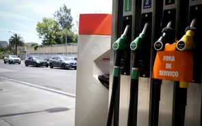 Gasolineiras sobem margens e travam queda do preço dos combustíveis