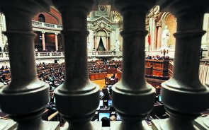 Coligações negativas podem vir a custar mais de 120 milhões