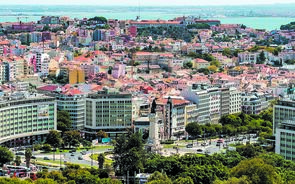 CML: “Em Lisboa há 2.600 famílias à espera de casa”