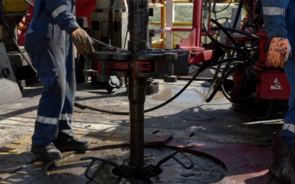 Petróleo dispara com corte da oferta e perspetiva de maior procura