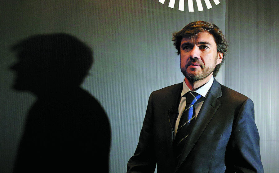 A operadora liderada por Miguel Almeida vendeu as torres de telecomunicações à espanhola Cellnex.