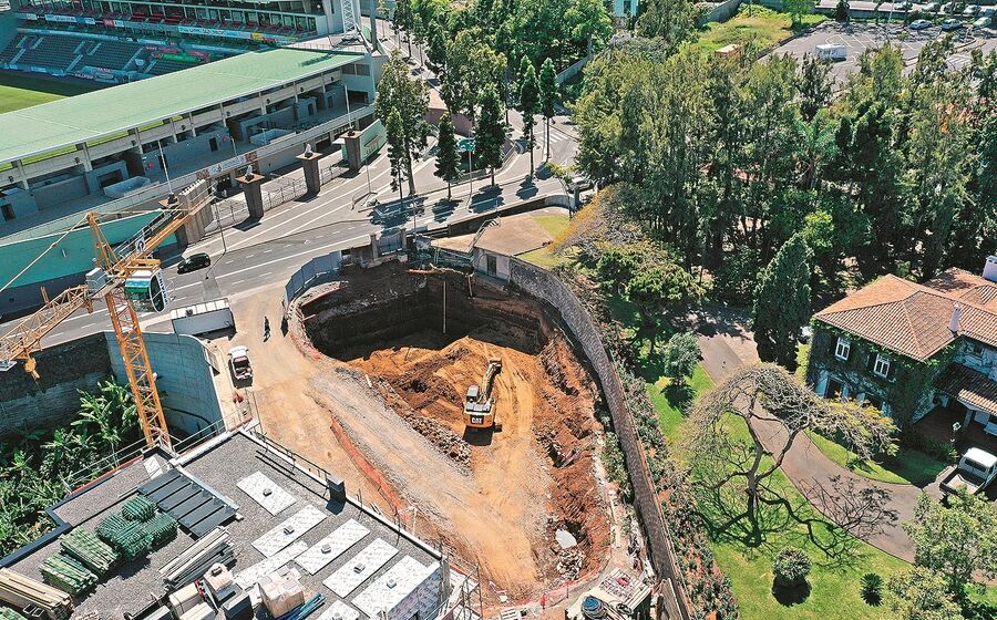 No Funchal, a Socicorreia arrancou recentemente com a construção do edifício século XXI 17, junto ao Estádio dos Barreiros.
