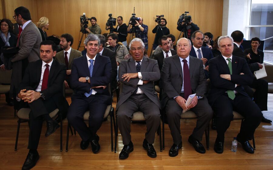 António Costa diz preferir acordo com privados como solução para a TAP, mas não descarta nacionalização.