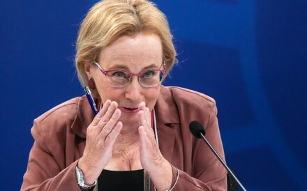 Covid-19: Graça Freitas admite 'enorme pressão' sobre o SNS