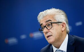 Covid-19: Governo admite preocupação com pressão nos hospitais