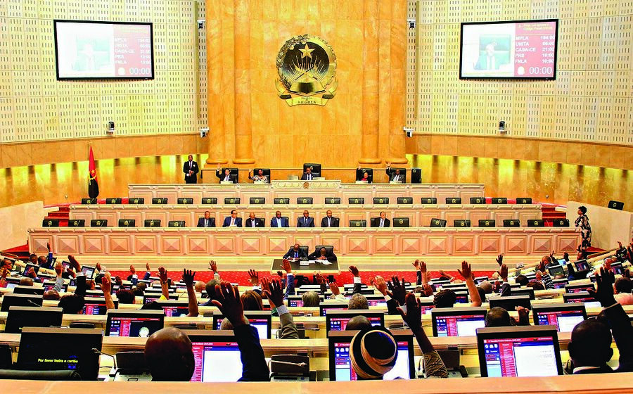Em Angola, a Sacyr Somague construiu dois novos edifícios para a Assembleia Nacional, no valor de 98 milhões de euros.
