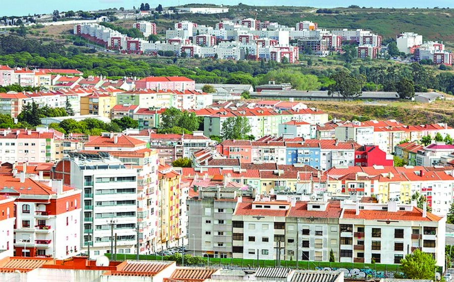 Quase metade das famílias que receberam apoio para a renda tiveram quebras de rendimento acima de 80%.