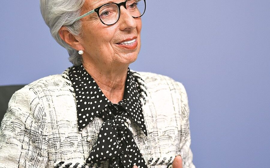 A presidente do BCE, Christine Lagarde, anun ciou o programa PEPP para responder à pandemia.
