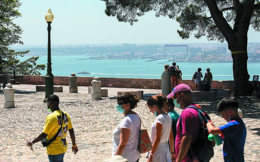 O projeto de estratégia europeia para o turismo será alvo de propostas de alteração e votado em janeiro.