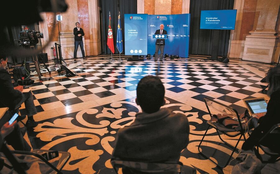 O confinamento fica por duas semanas, mas António Costa já avisou que não será suficiente.