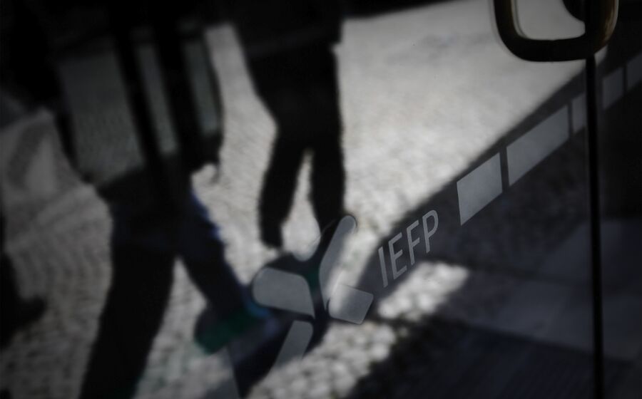 O subsídio de desemprego é atribuído pela Segurança Social. Mas é no IEFP, agora presidido por Adelaide Franco, que a prestação também é controlada.
